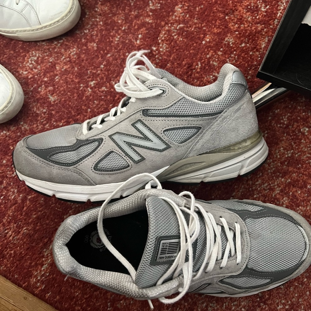 New Balance 990v4